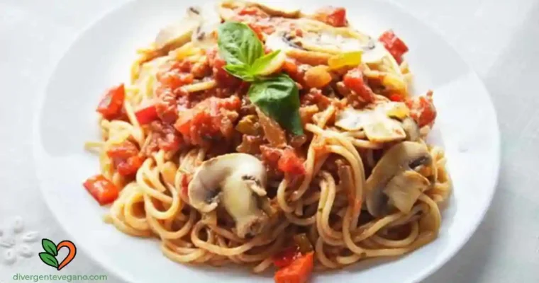 Espagueti al pesto con tomate, nueces y champiñones