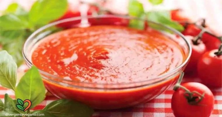 ¿Por qué es bueno comer salsa de tomate casera?